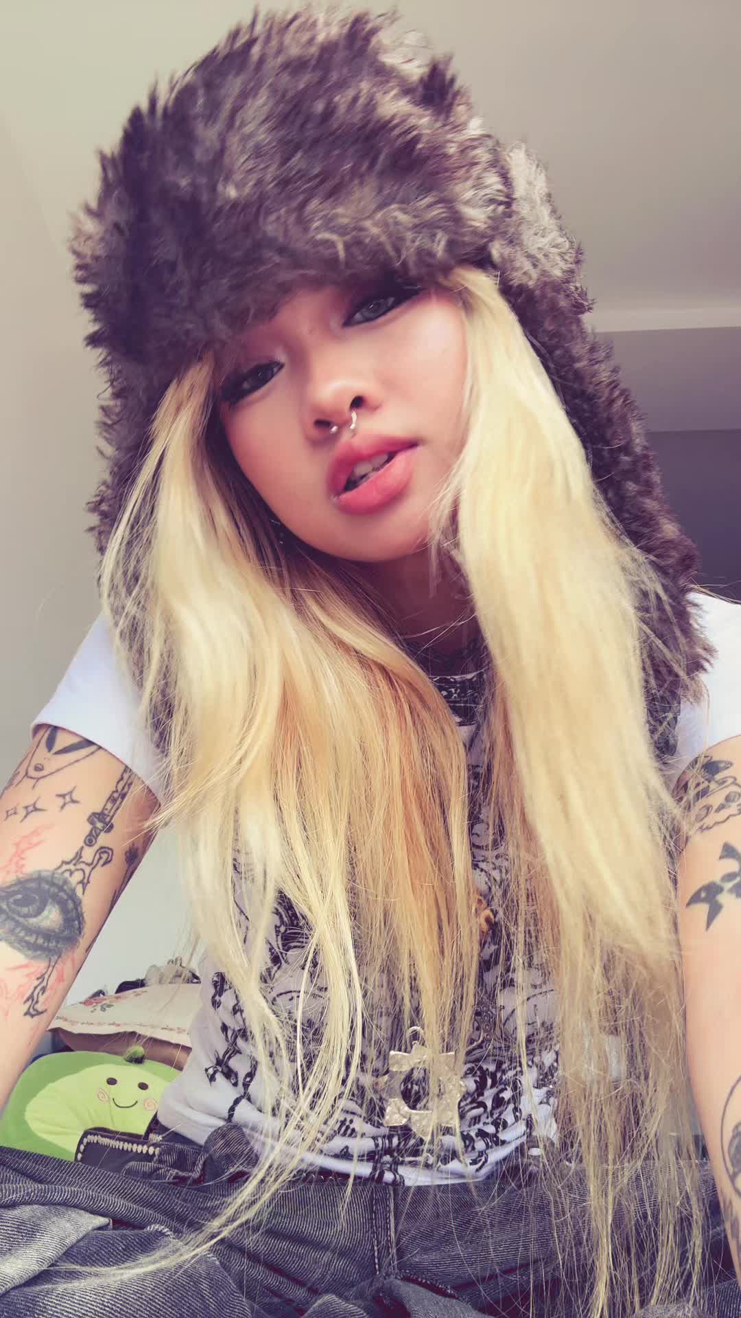 @afairyyouthrowaway