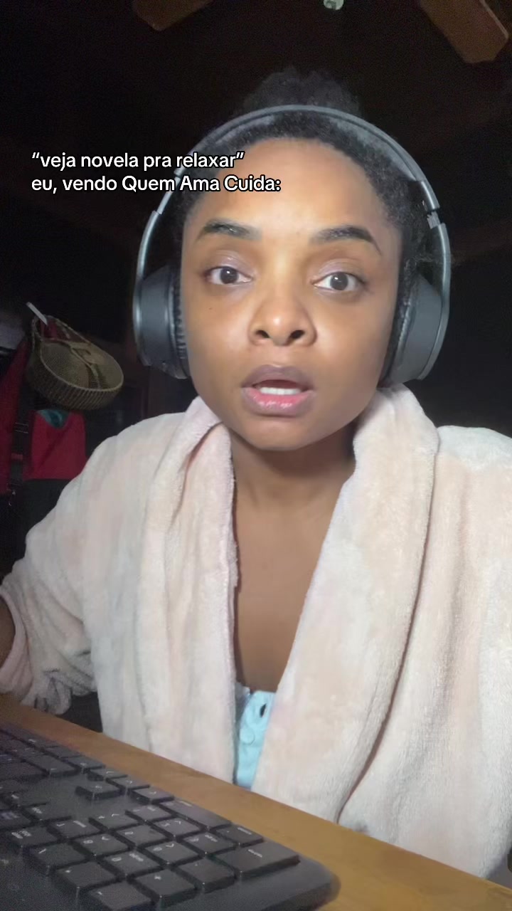 @Esthela
