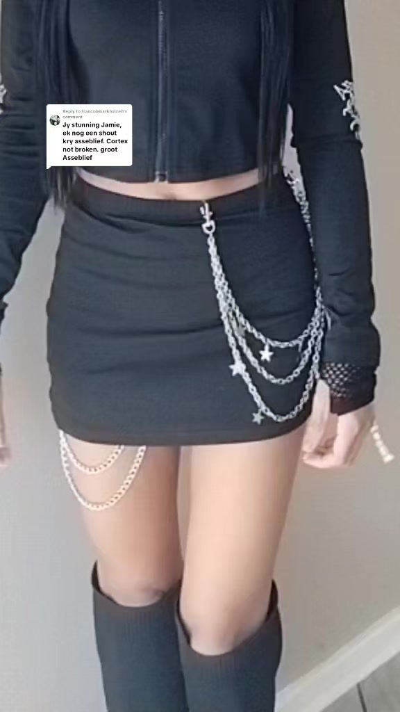 @Jamie 🖤🖤