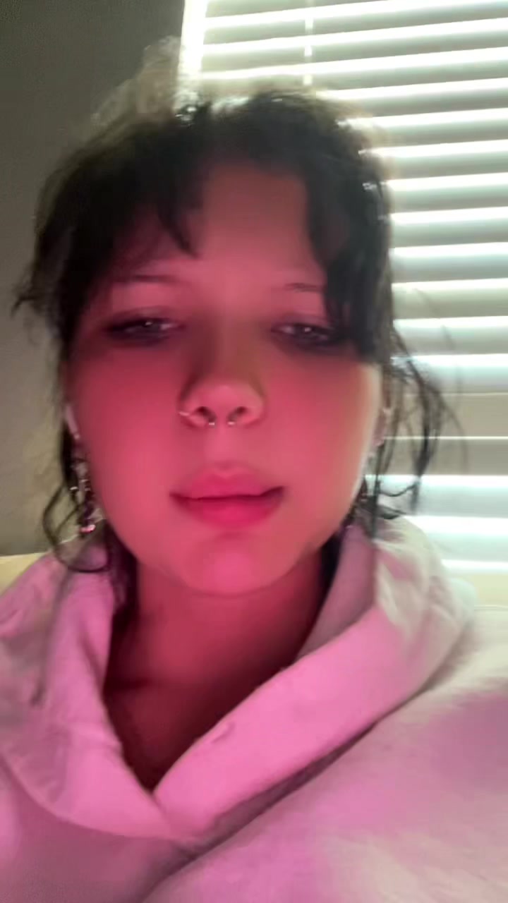 @𝐹𝒶𝓁𝓁𝓎𝓃 𝐿𝒶𝑅𝓊𝑒
