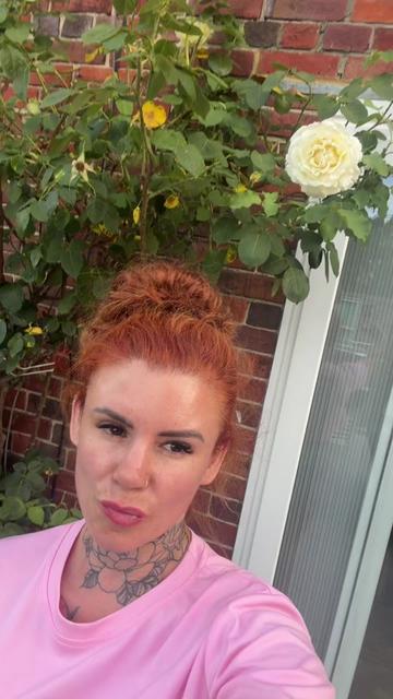 @pinklipslina