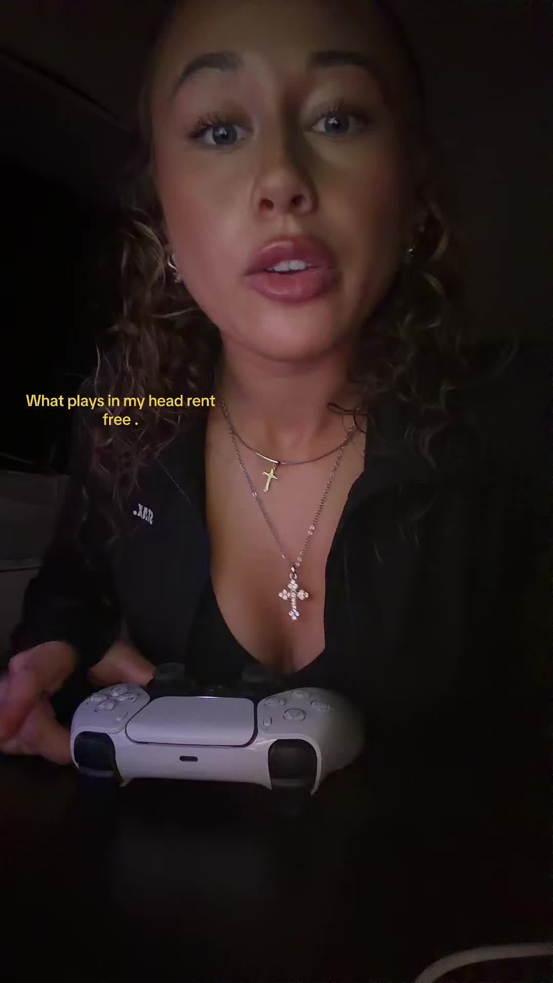 @D E R E L L E . A V E R Y