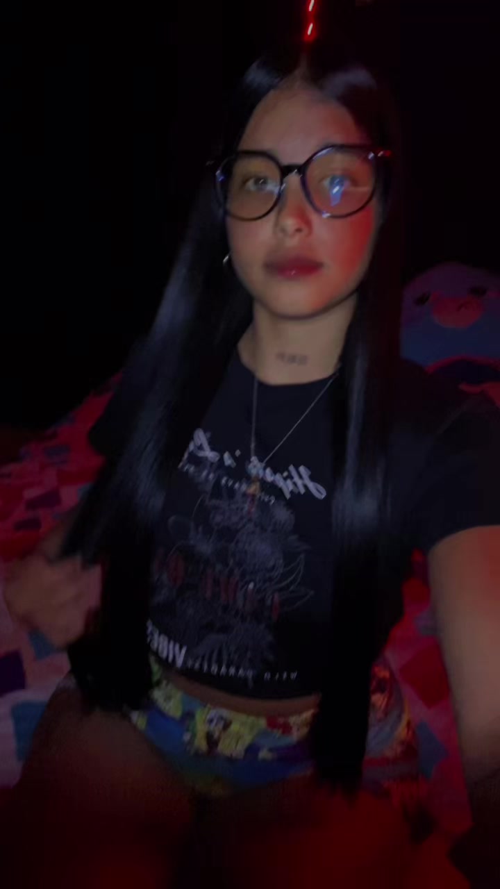 @nikiigomez