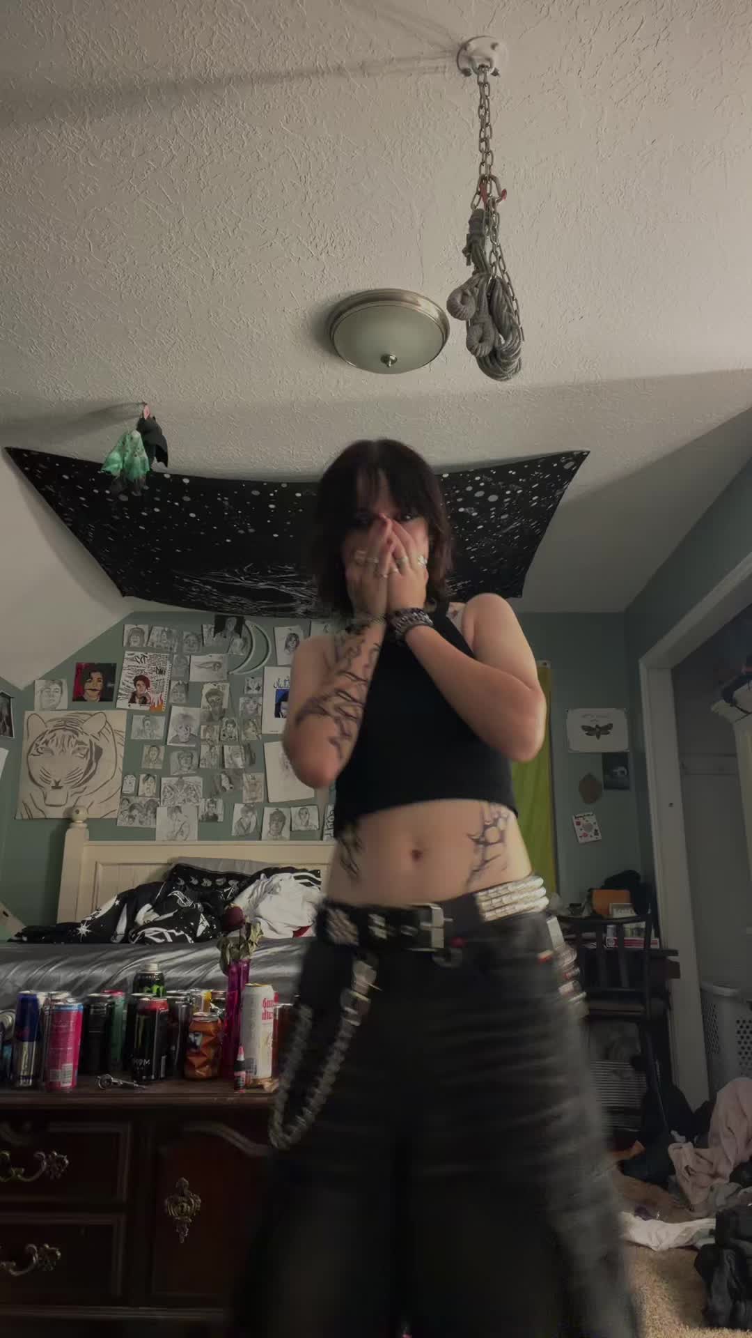 @CR0W