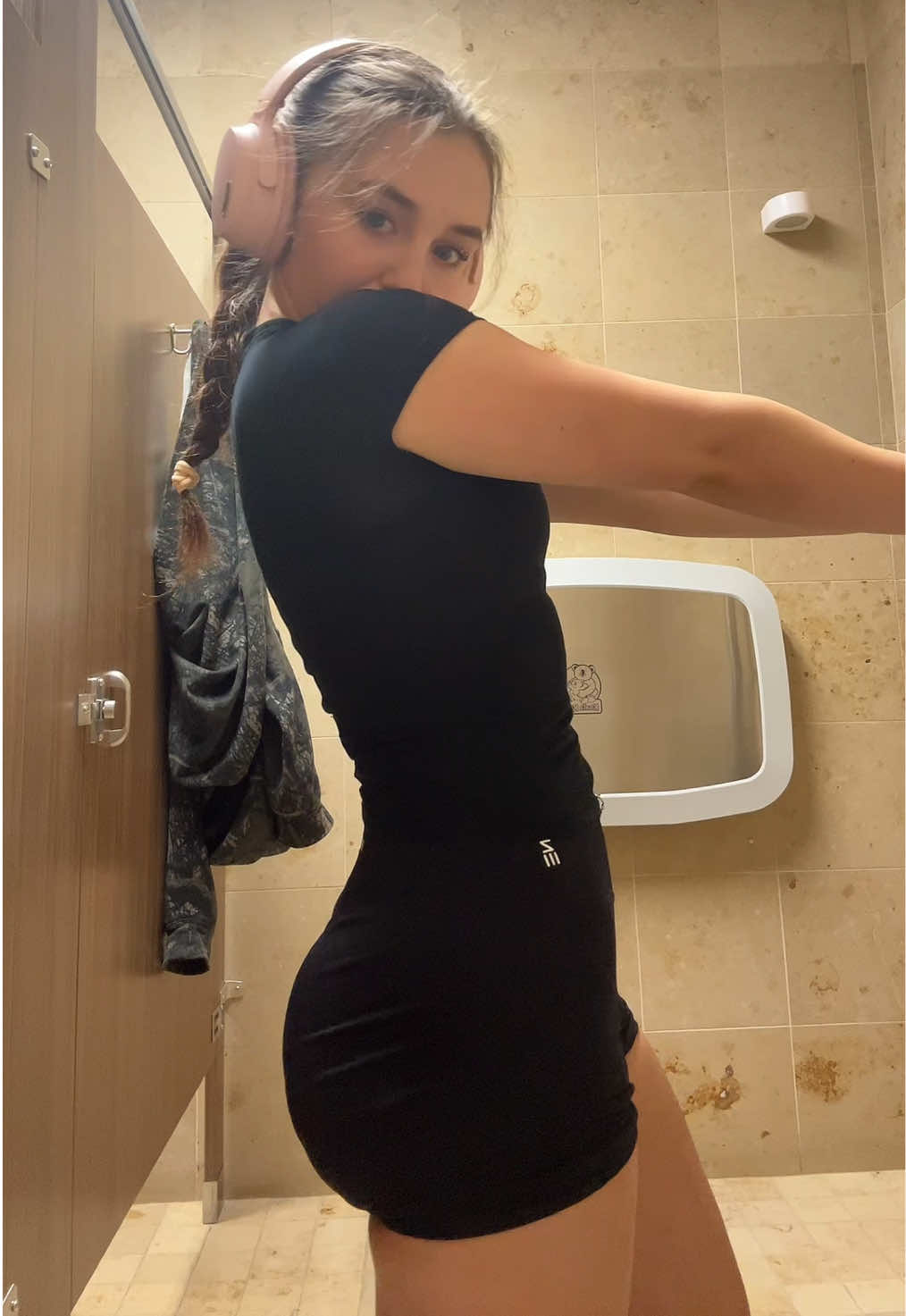 @AVA