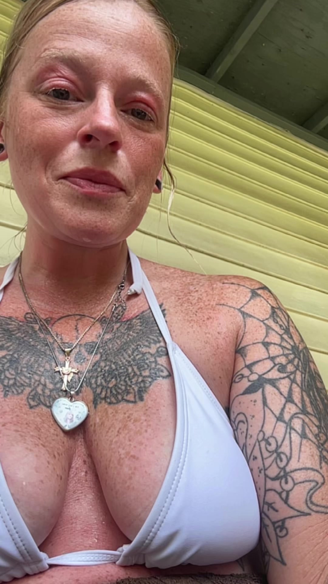 @queenbee03