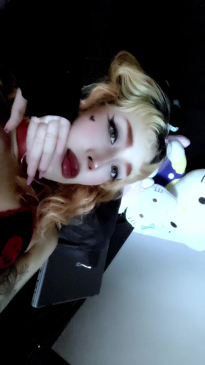 @𝖘𝖜𝖊𝖊𝖙 𝖇𝖑𝖔𝖔𝖒🌹