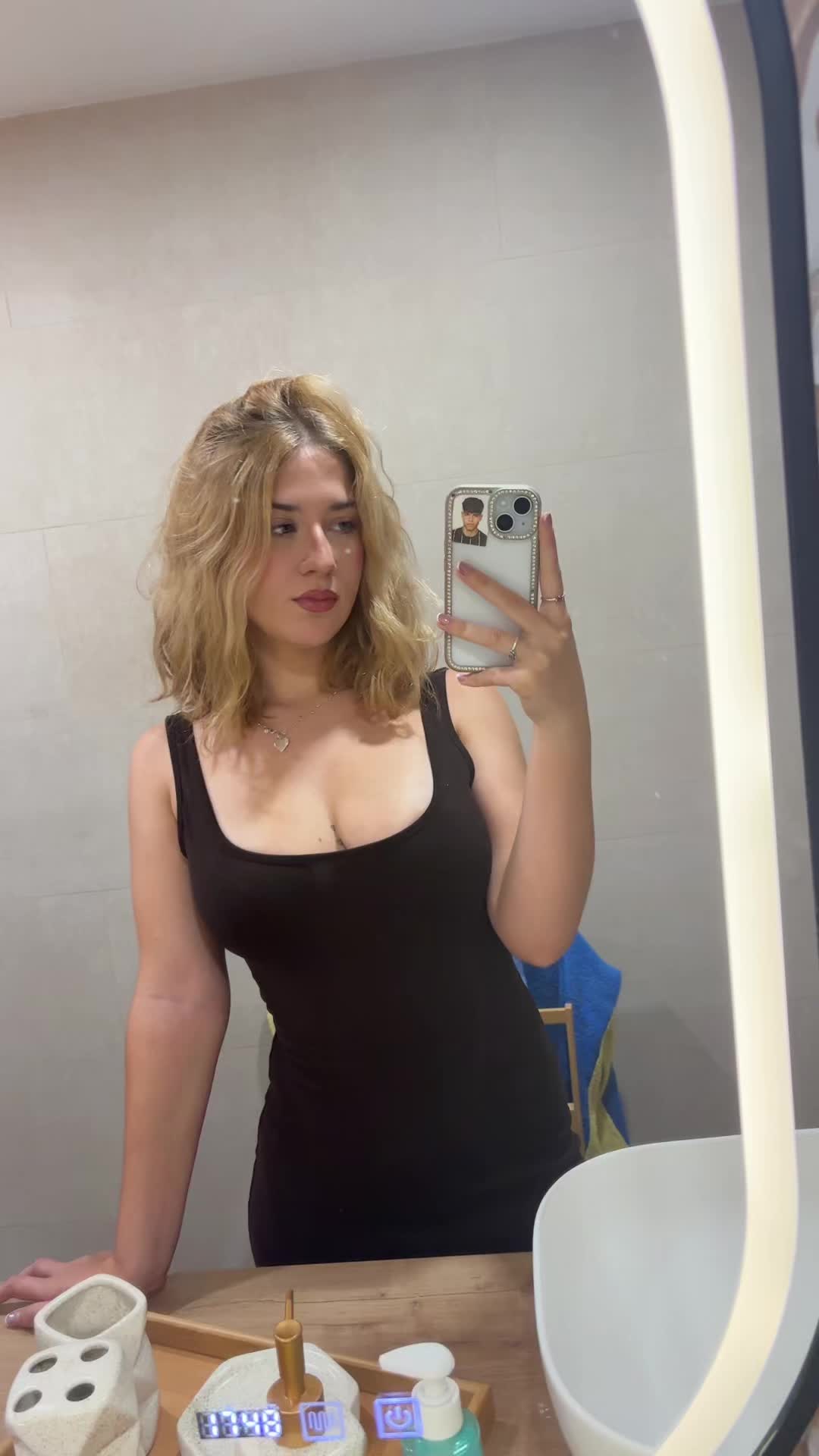 @Lau🖤