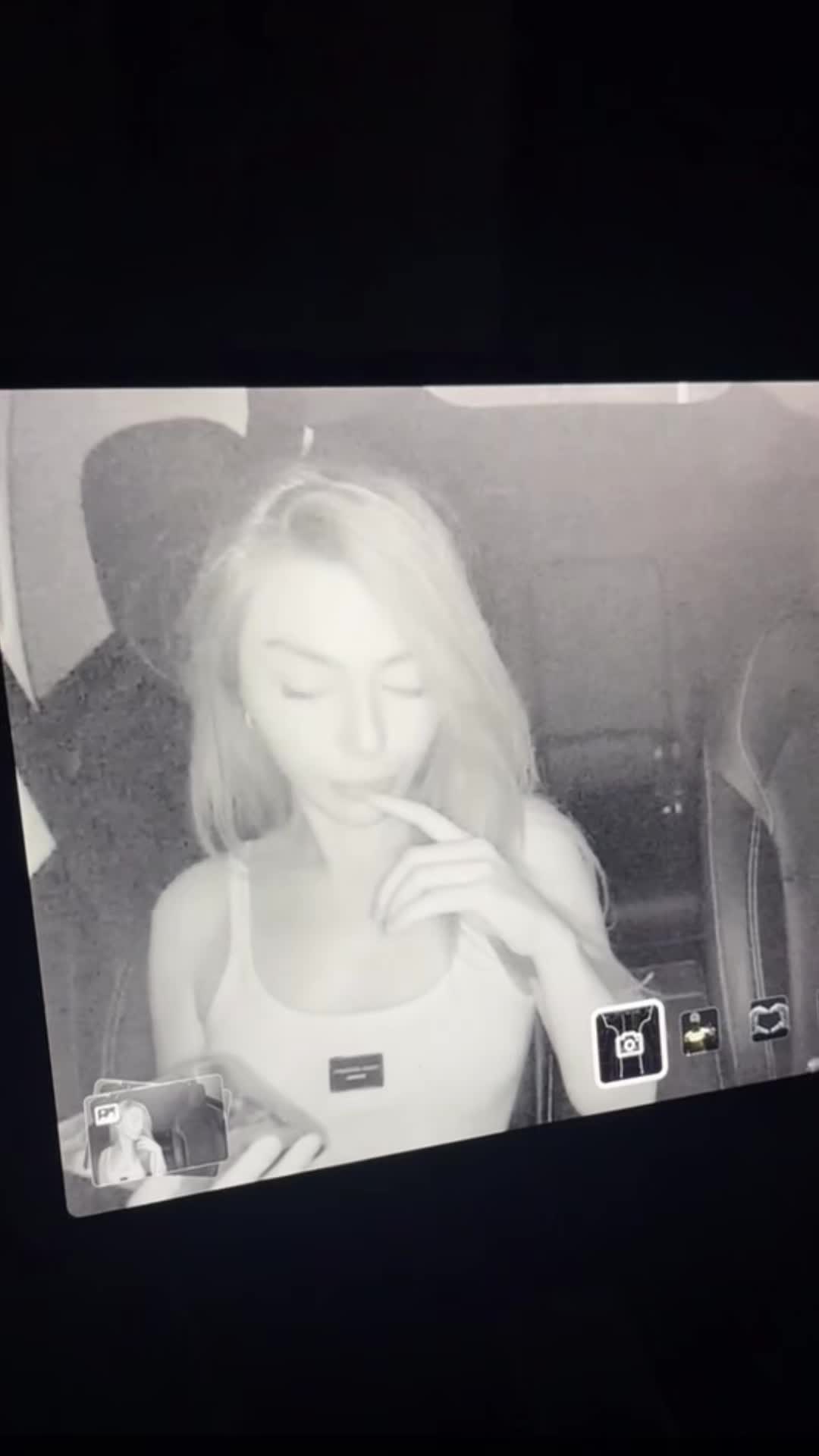 @Mel K