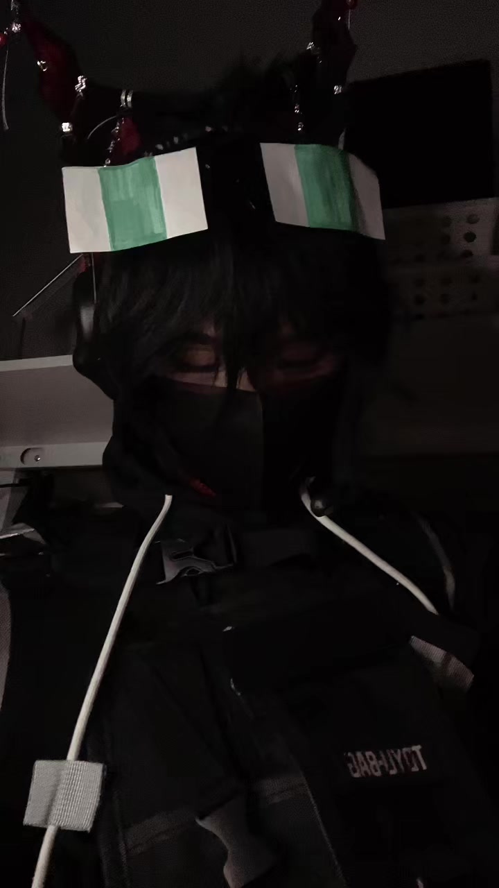 @☣︎「 CΔLX 」☣︎
