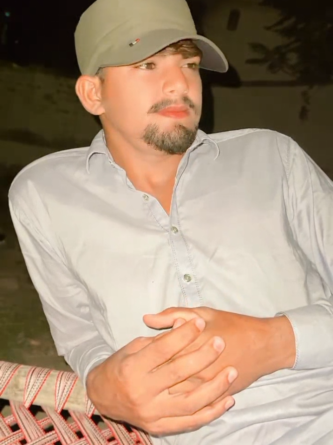 @Malik Mubshir 425🦁🤬