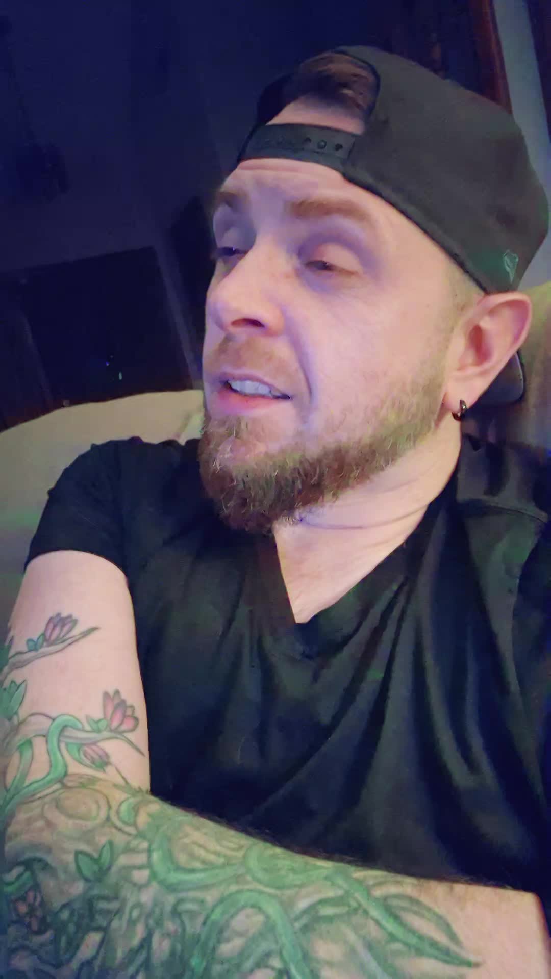 @- CEO of LIPSYNC -