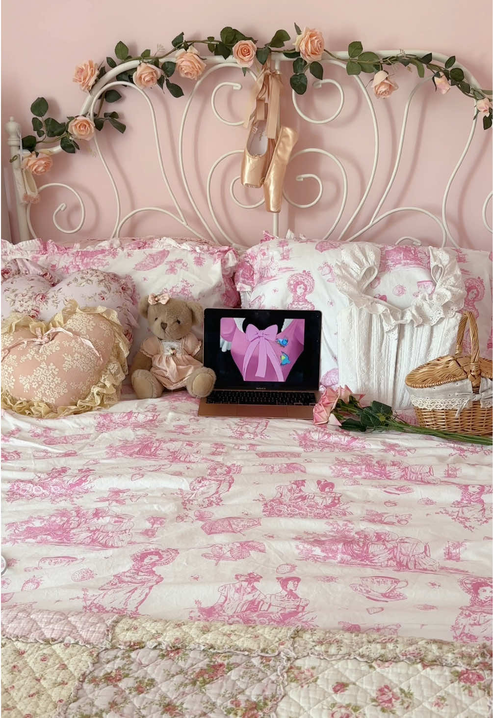 @𝓡𝓸🎀🩷