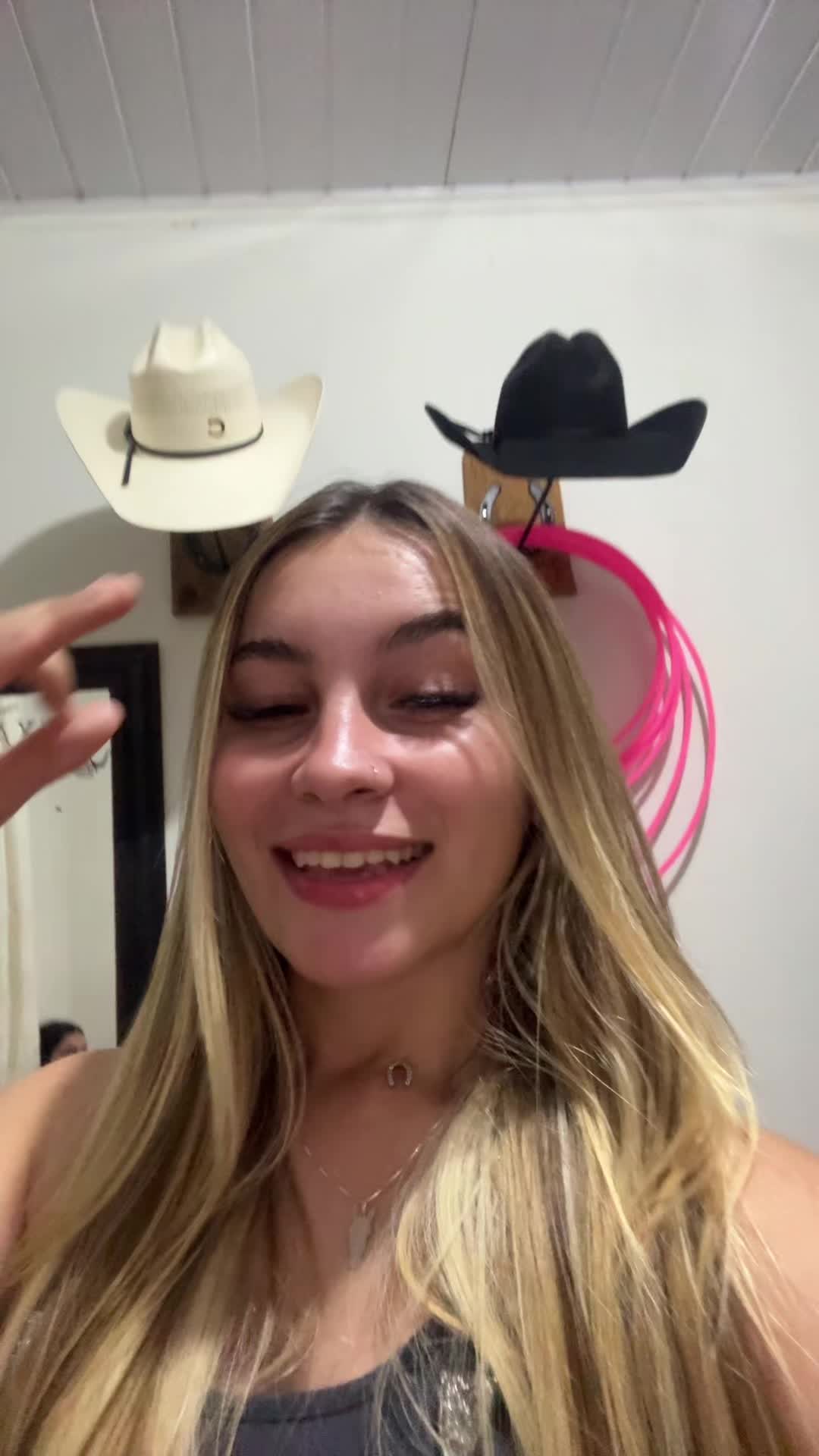 @AnaBazagliaa