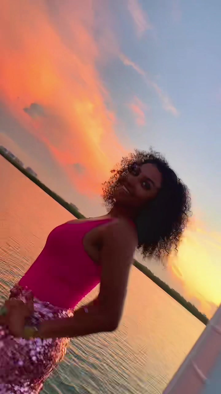 @thathotgirl98
