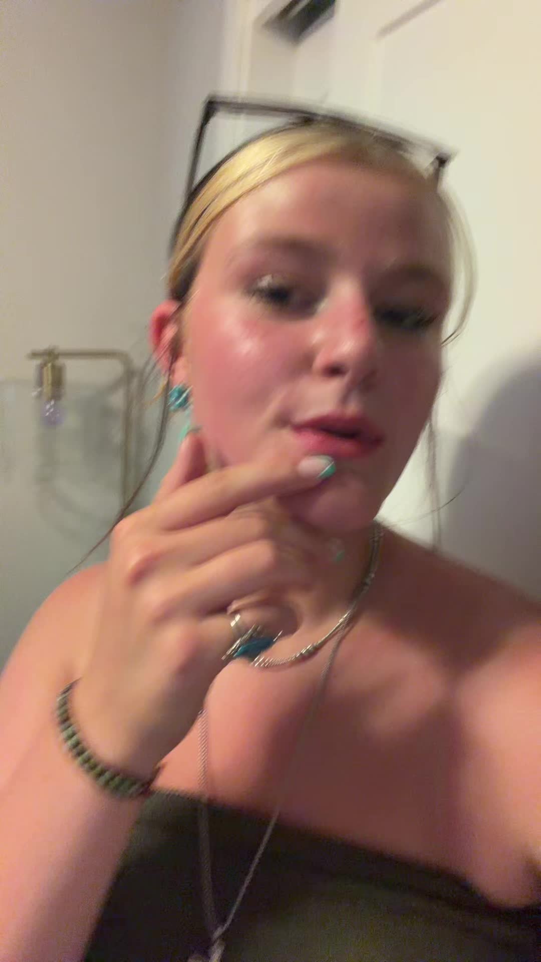 @Ella