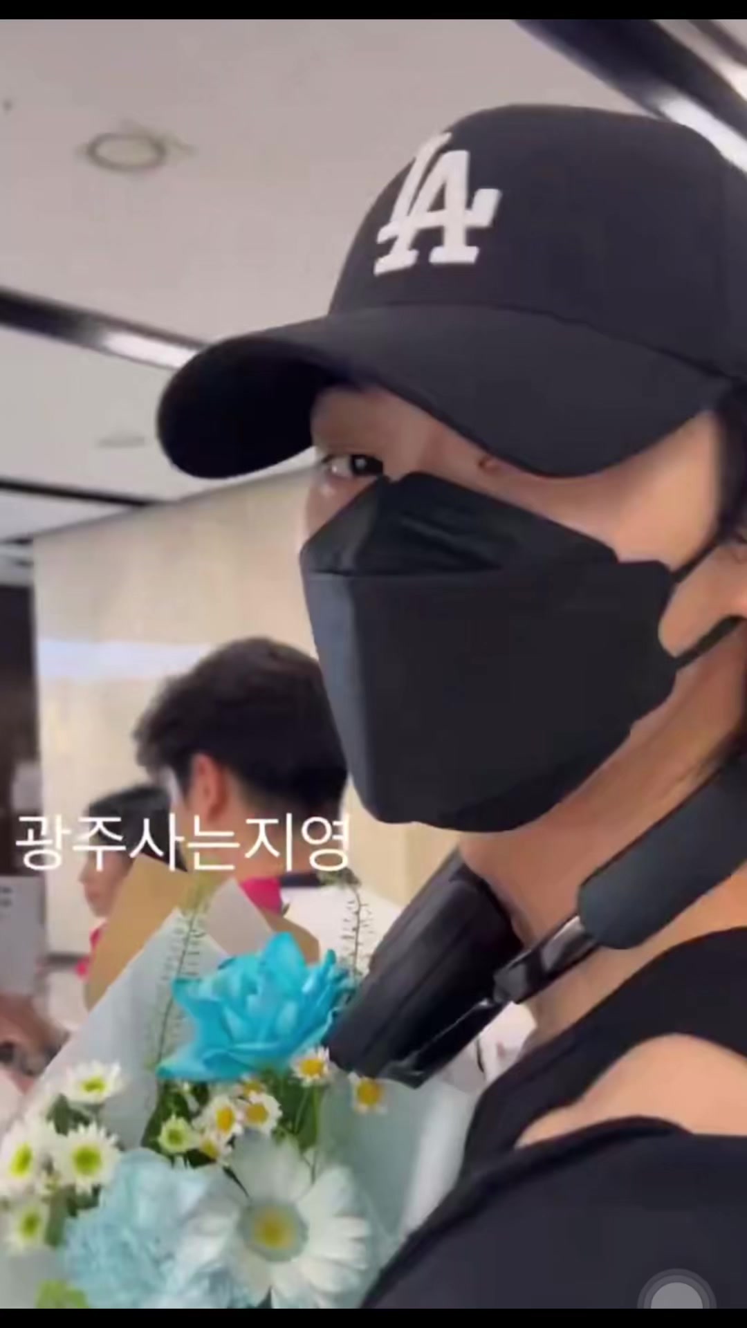 @noeyeonnie