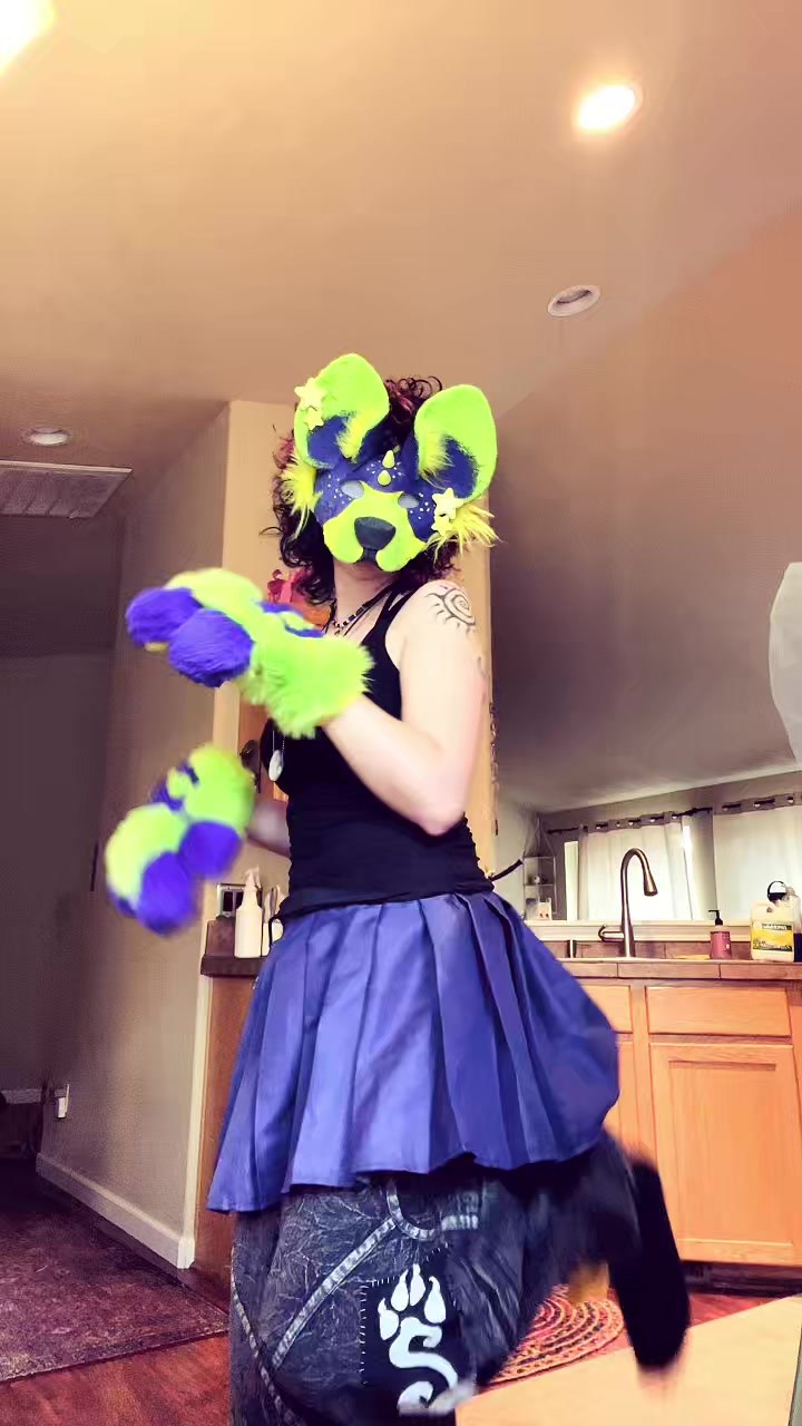 @Taz 🐺 🔜 Furlandia