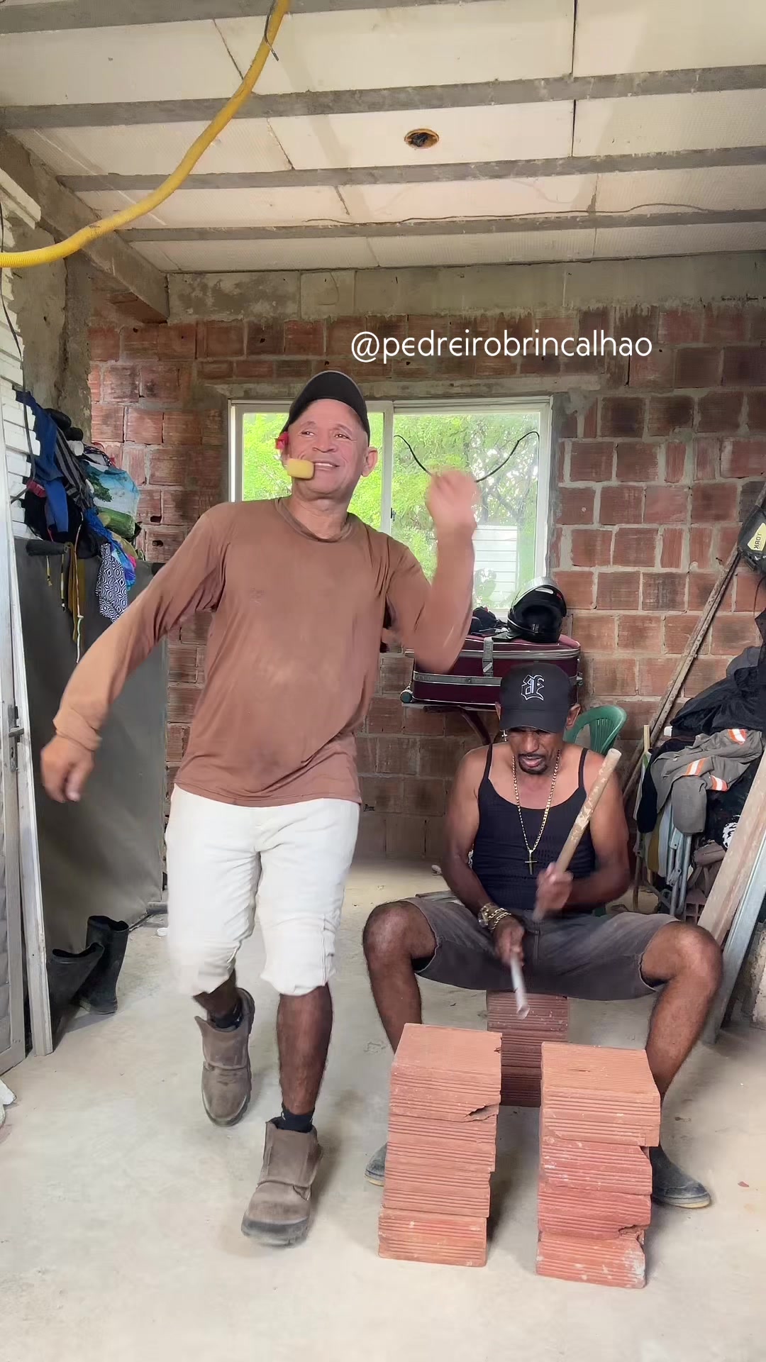@Pedreiro Brincalhão