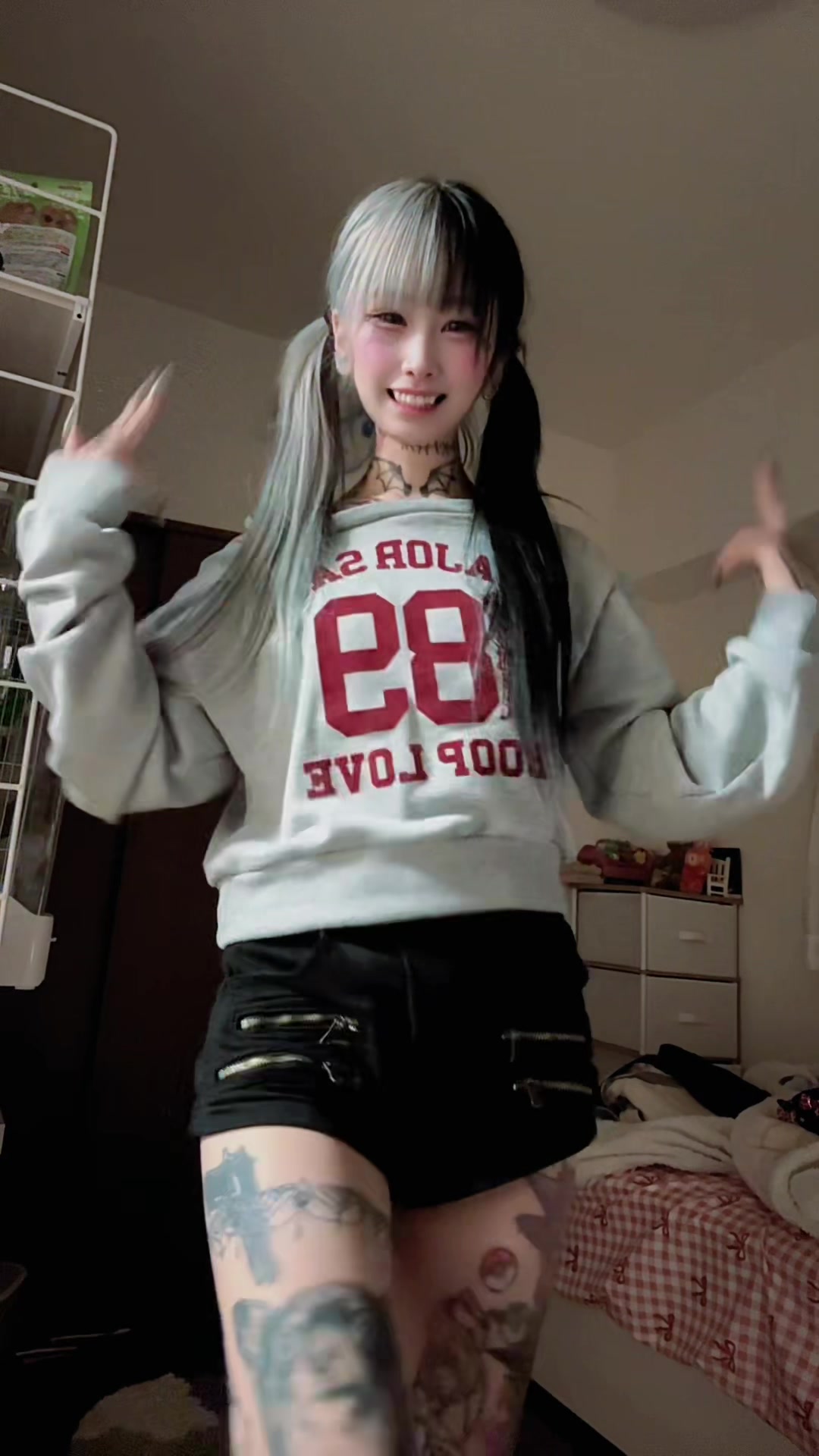 @ひな
