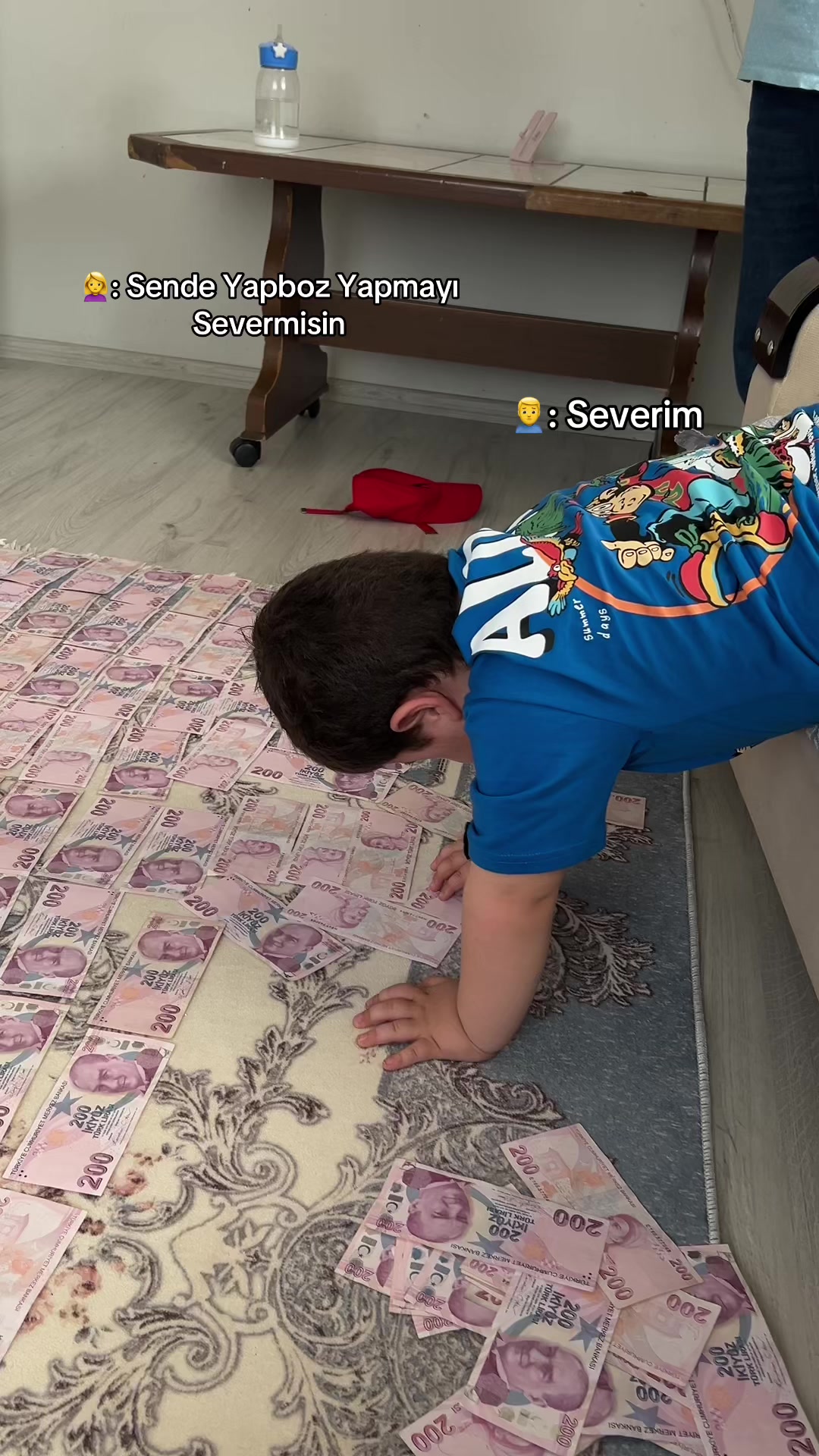 @•