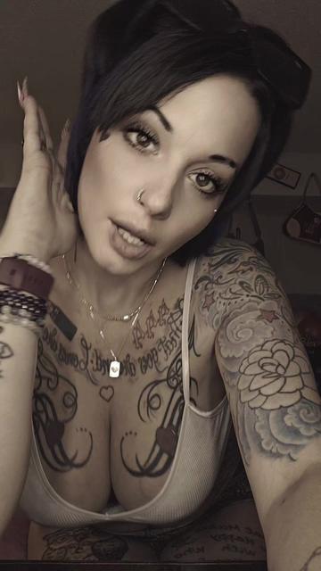 @༺_Poison.Queen_༻🌴