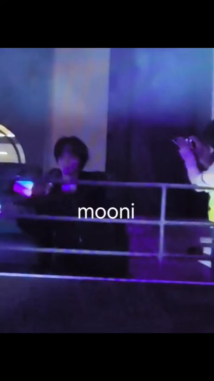 @moon