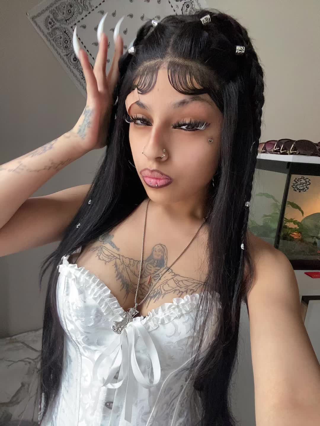 @𝕳𝕰𝕹𝕹𝕰𝕾𝕾𝖄