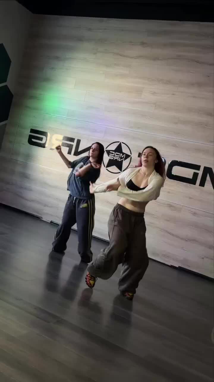 @Alyonochka