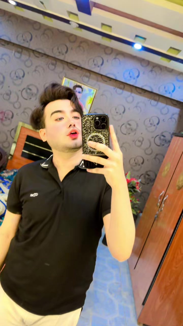 @Cute Boy🥰💯👅🙈
