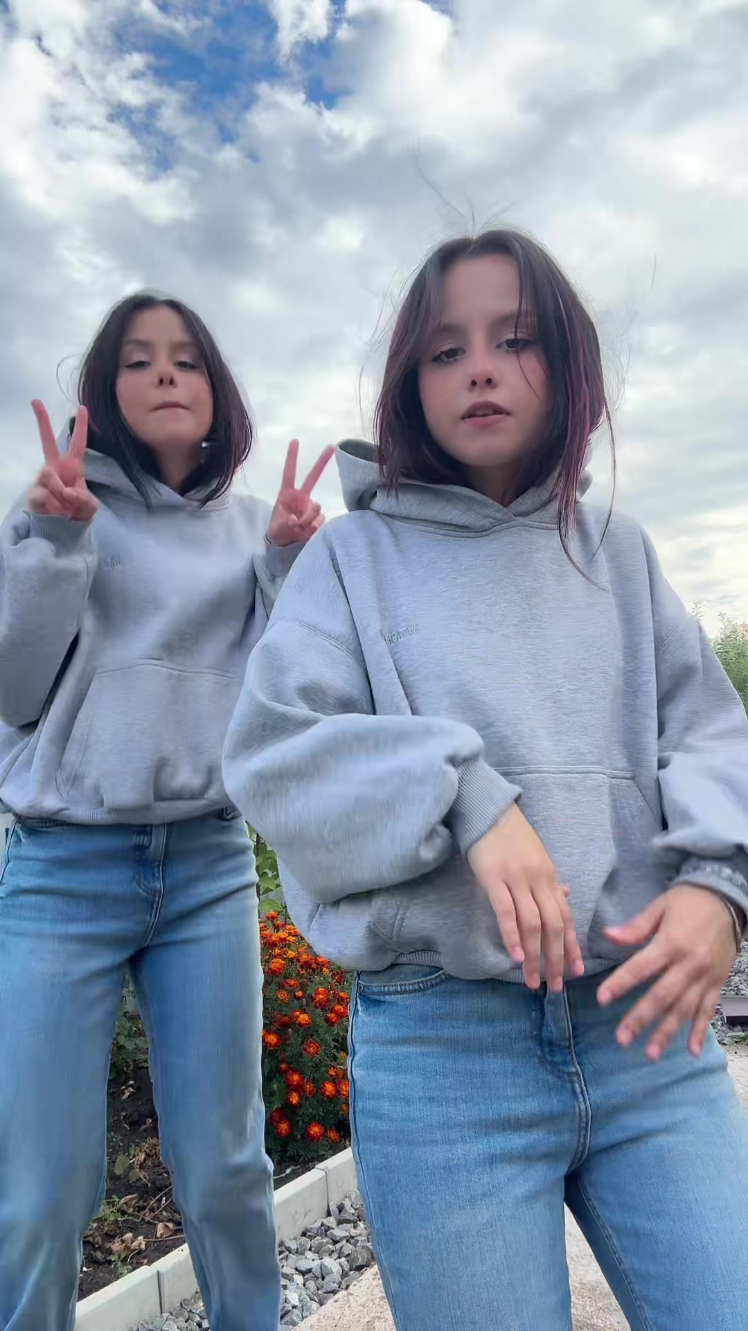 @тгк:Те самые близняшки 🍒