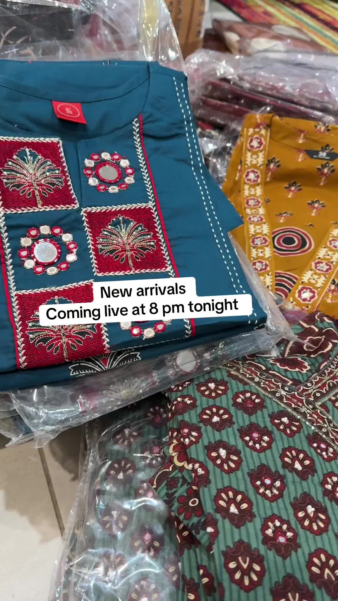 @LittleLovesCollection_
