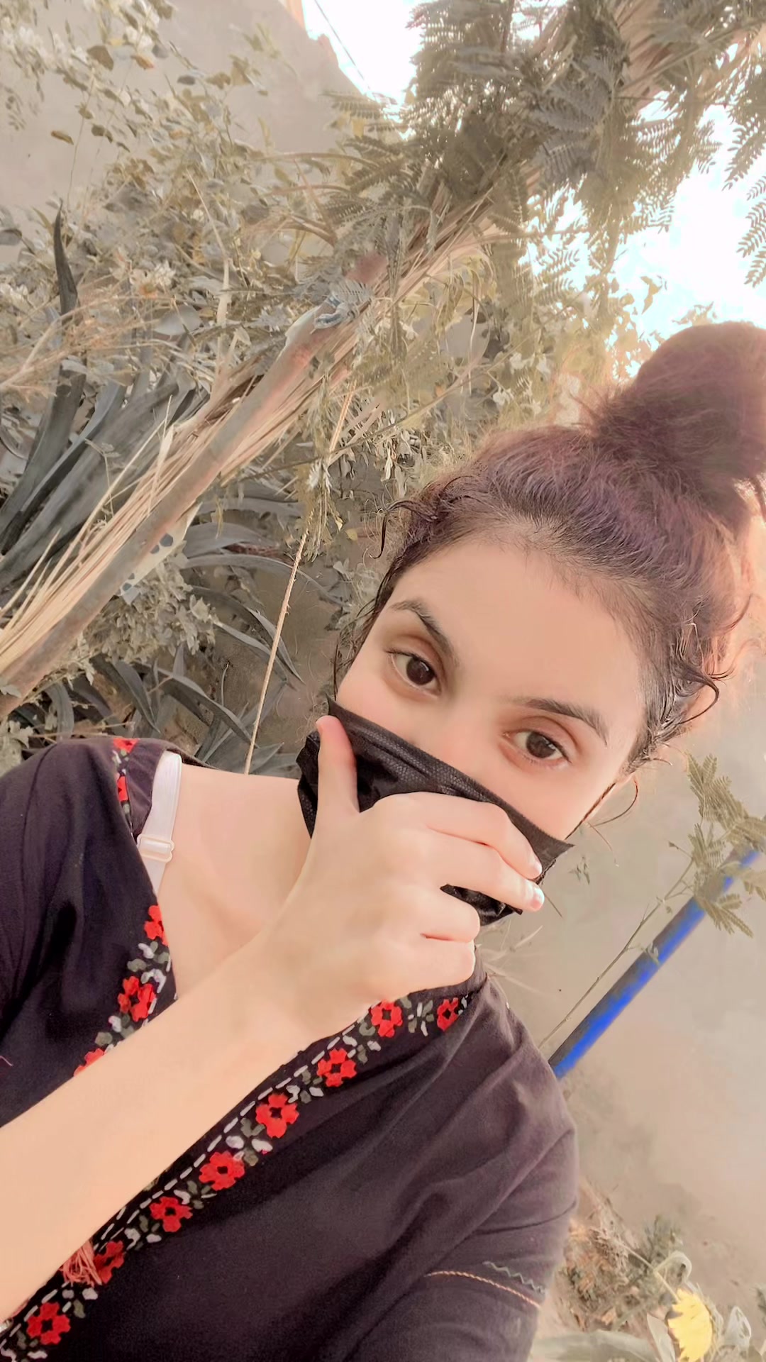 @Amna haraj roshnpor ✌️😎