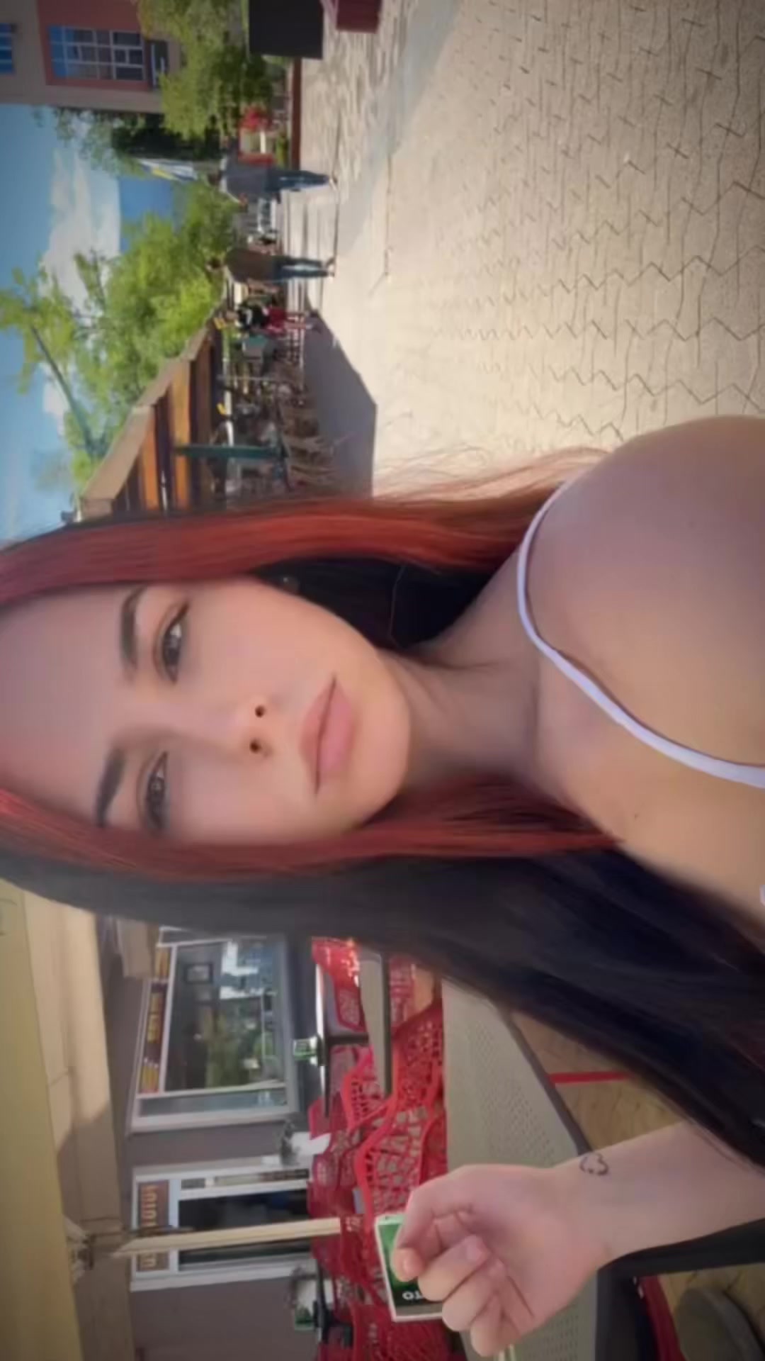 @Ena Poprženović