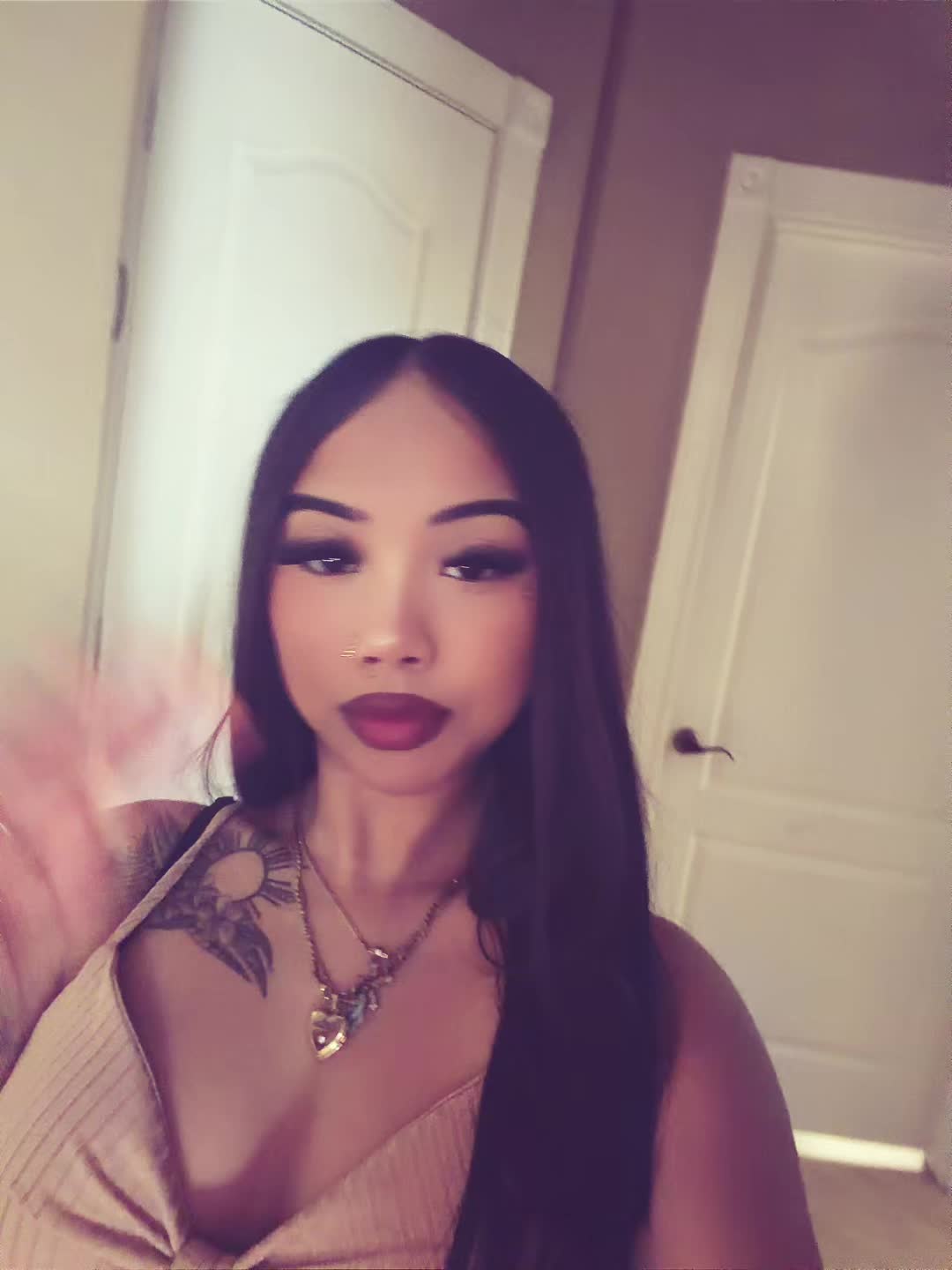 @aj 🧎🏻♀️