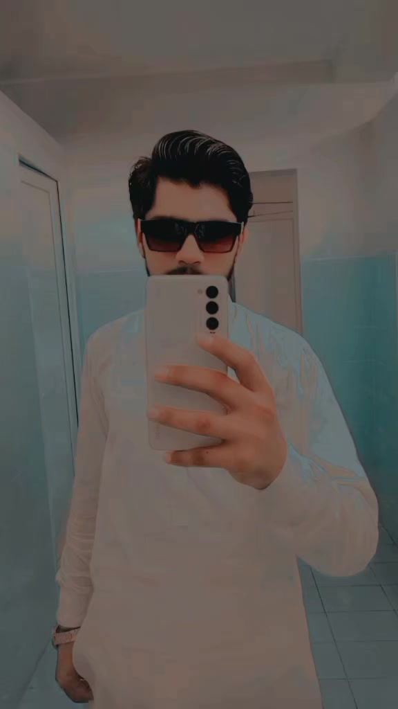 @معصوم پرندہ ظالم شکاری🦜🐦🥷