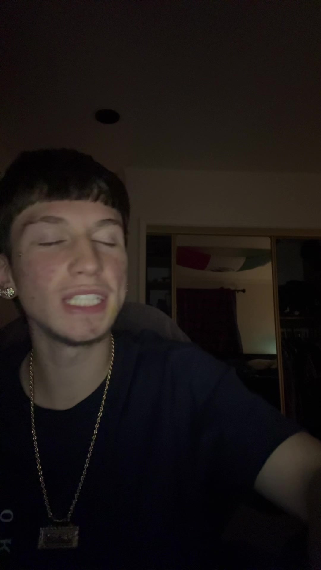 @Twochaines