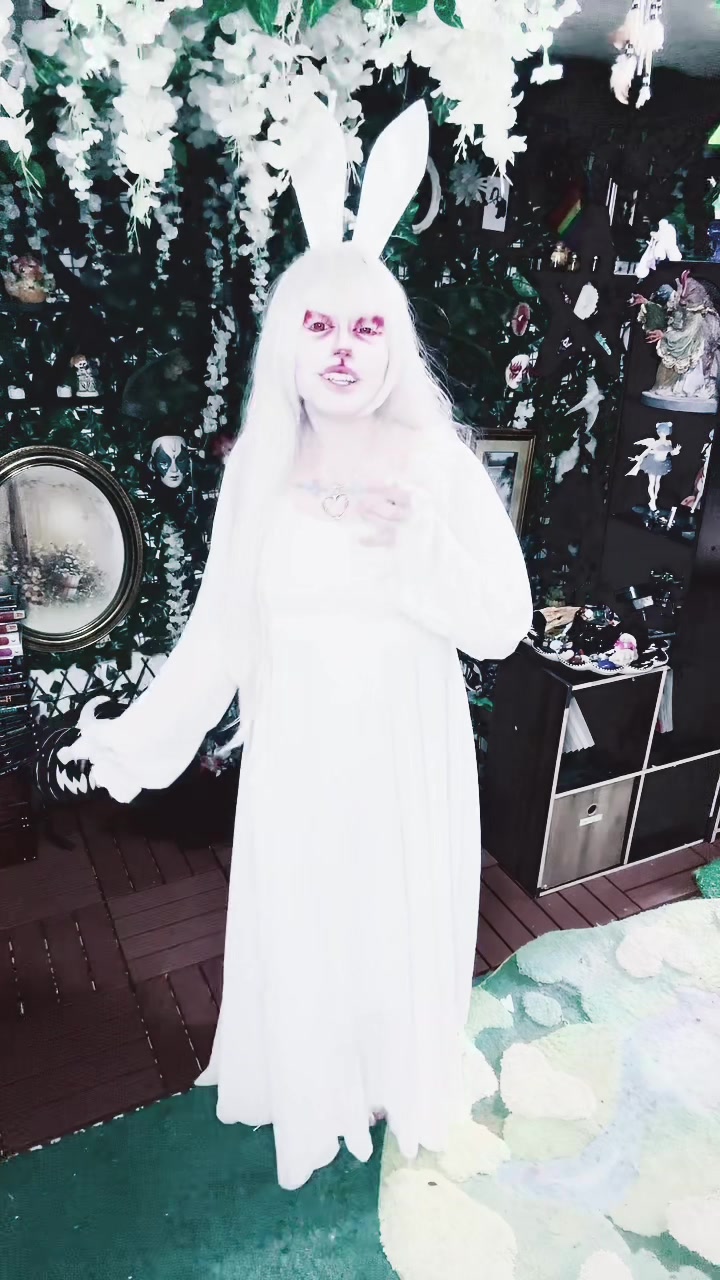 @SkyeOpheliaWarwick