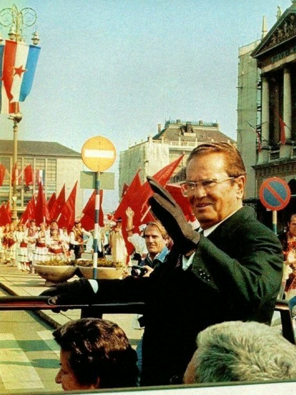 @retrakter☭