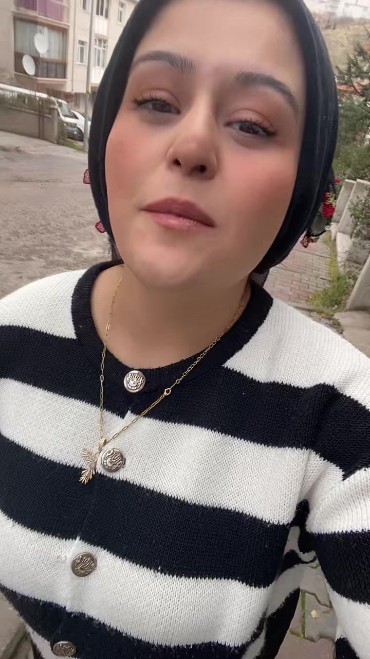 @Ayşenur