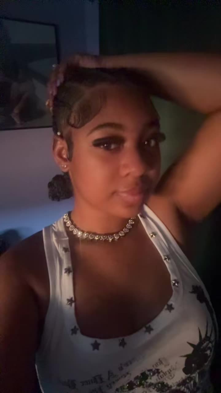 @Niyylashae
