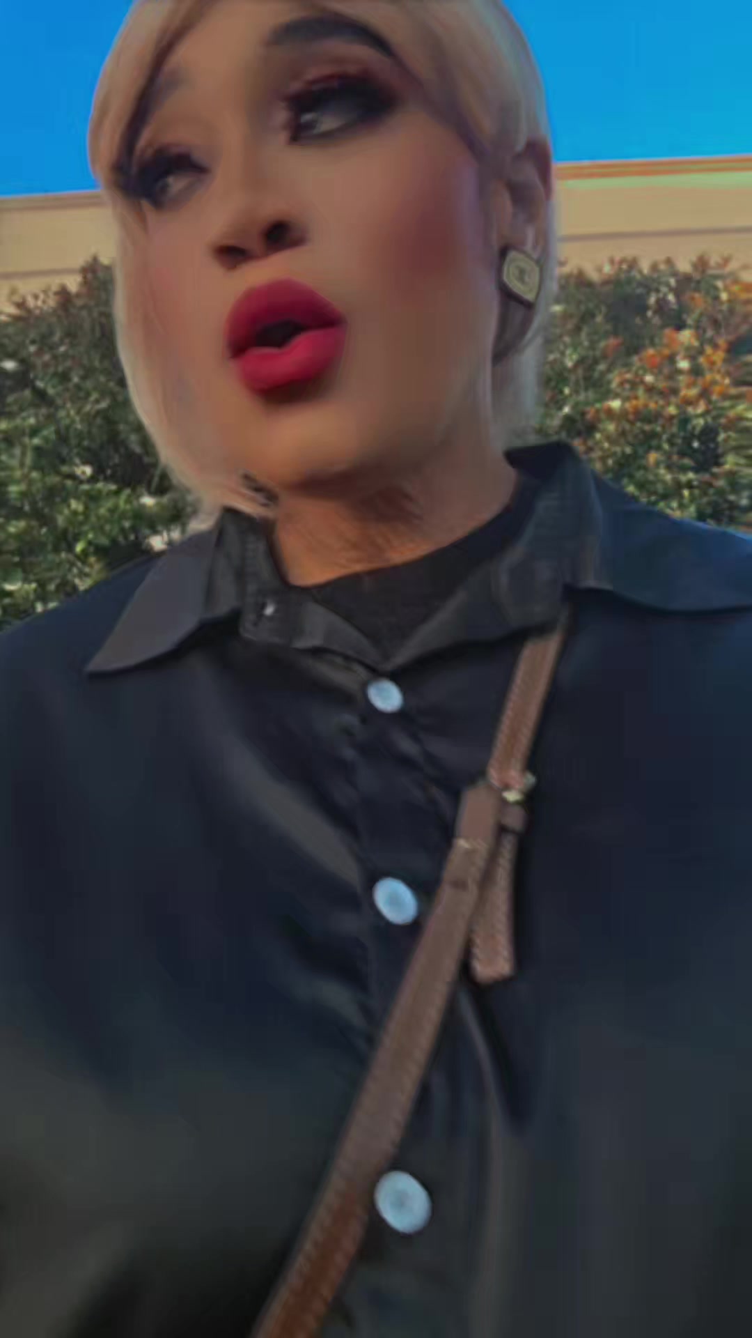 @Demi
