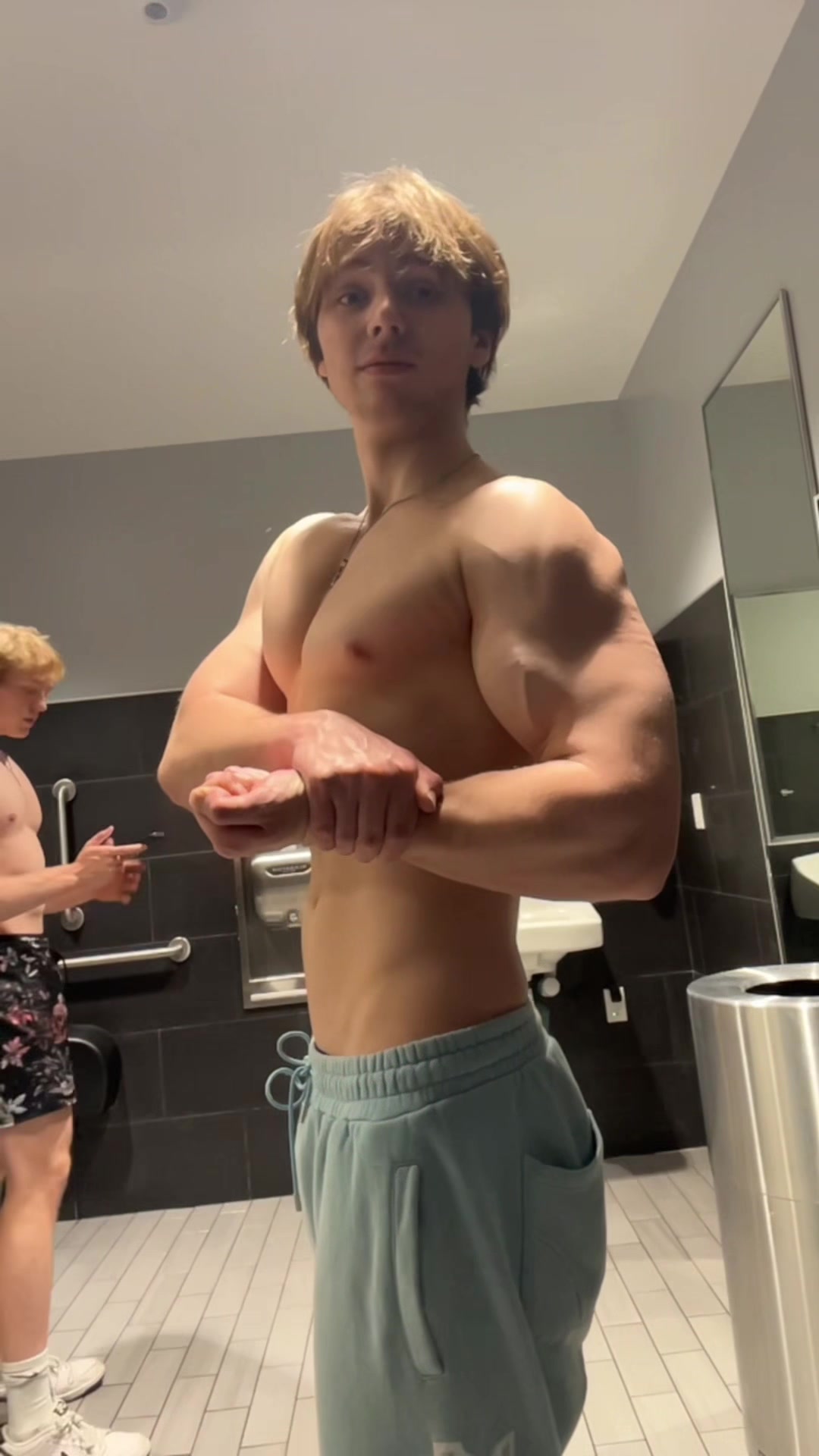 @LumMayLift
