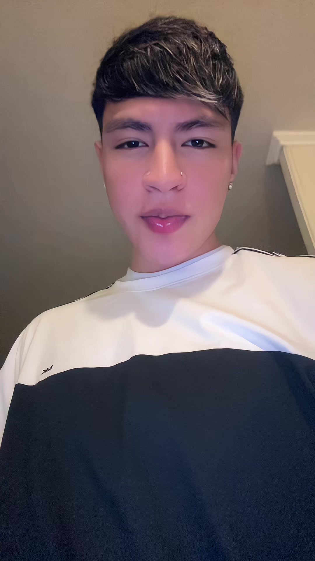 @️