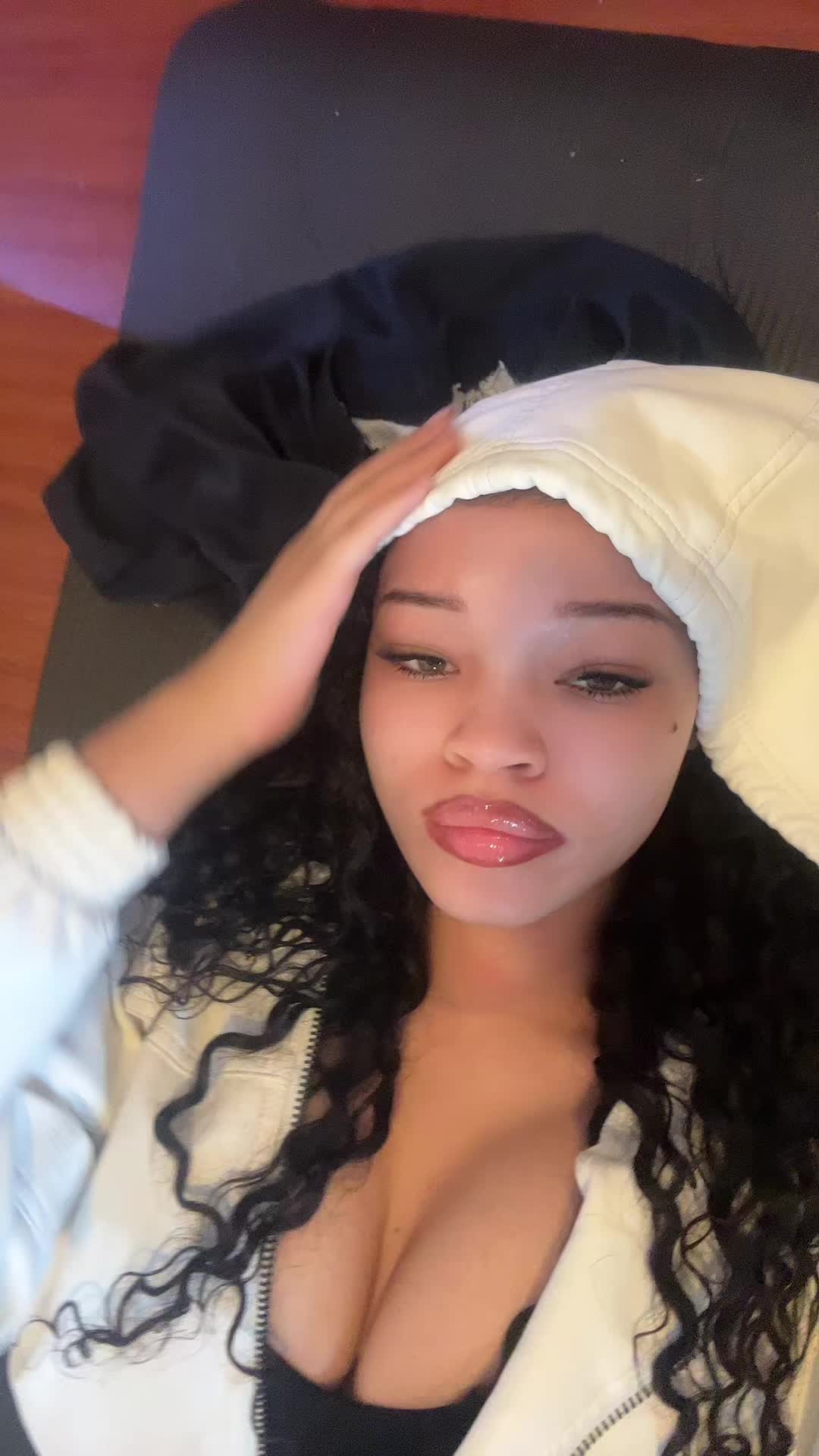 @zeueevah