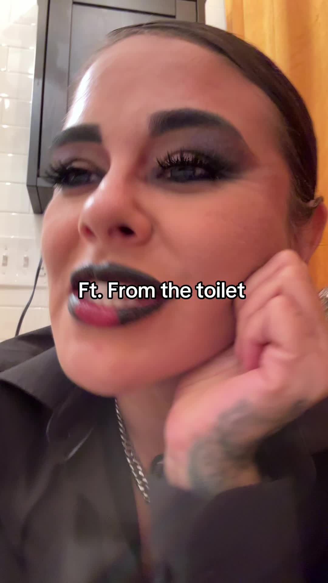 @Theebooblessbabe