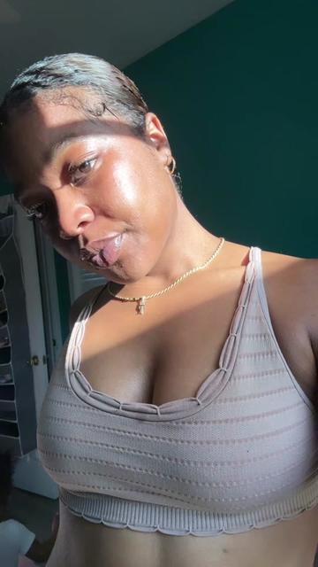 @raelovely