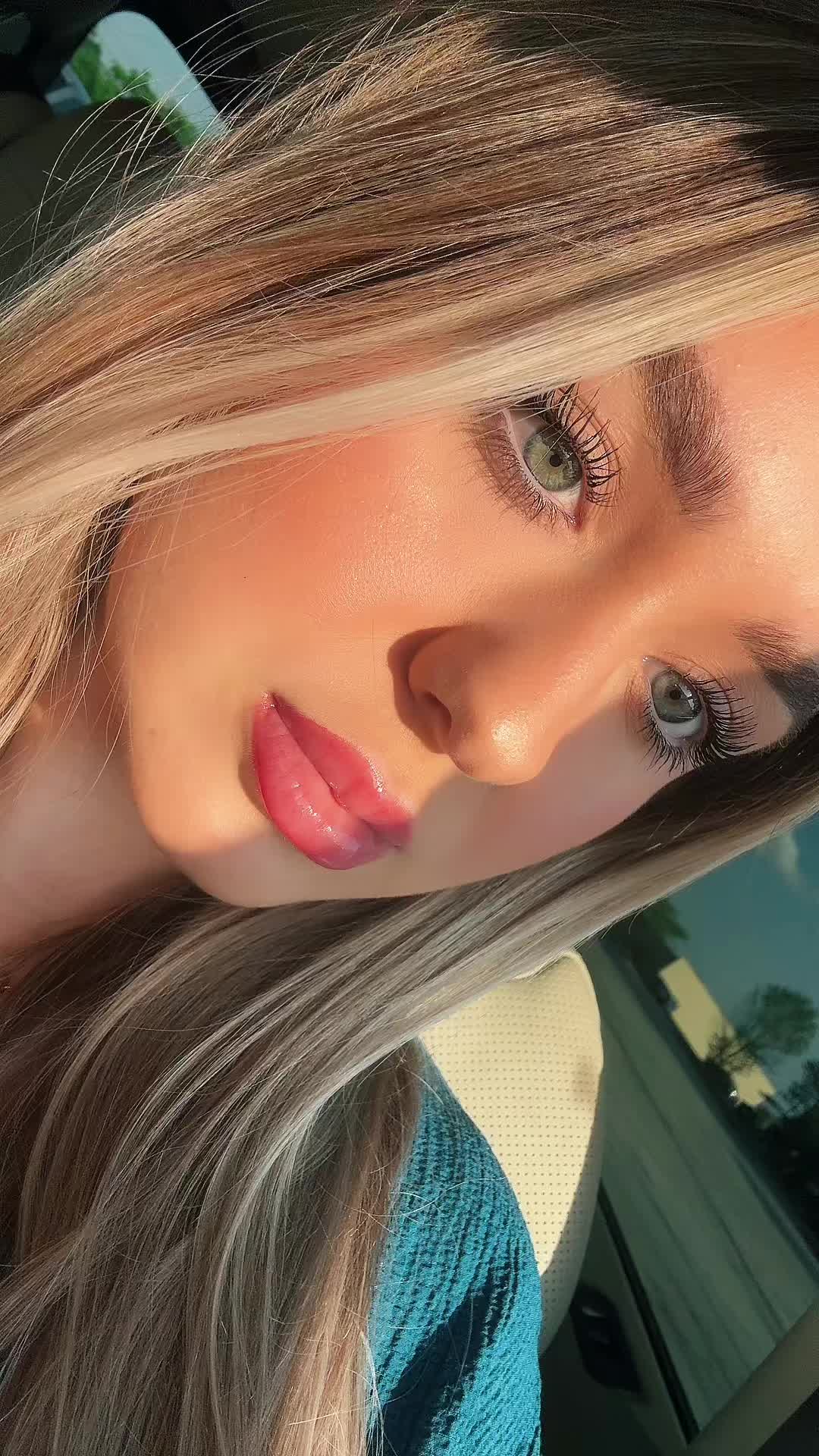 @anela