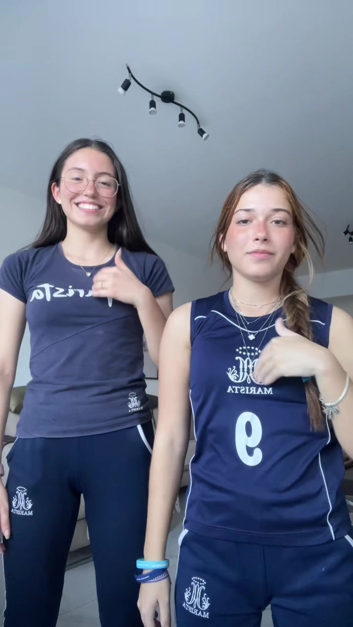 @closemyeyesandfallintoyou