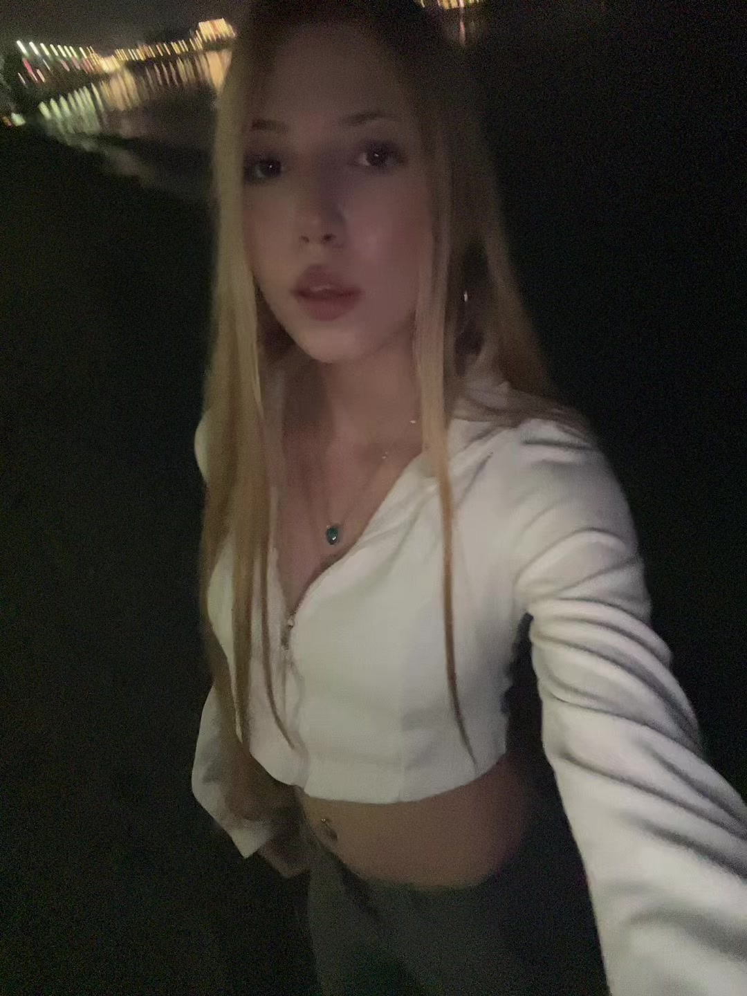 @4ozl3m